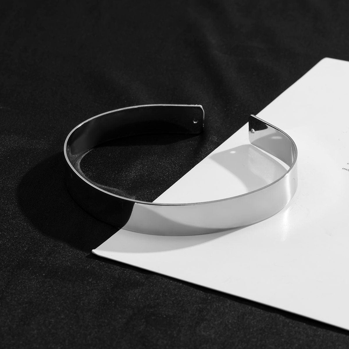 Minimalist Hammered Upper Arm Cuff - ArtGalleryZen