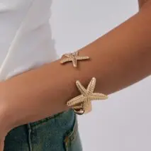 Beach Style Textured Starfish Bangle Bracelet - ArtGalleryZen