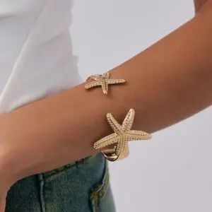 Beach Style Textured Starfish Bangle Bracelet - ArtGalleryZen