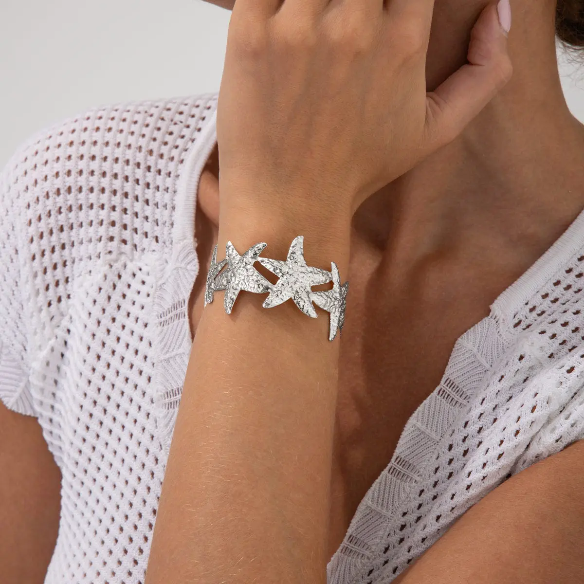 Beach Style Textured Starfish Open Bangle Bracelet - ArtGalleryZen