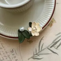 Chic Asymmetric Enamel Gardenia Flower Pearl Earrings - ArtGalleryZen