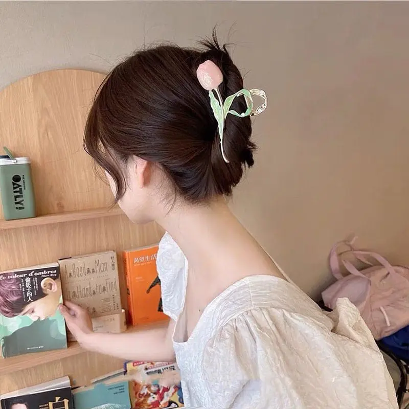 Chic Enamel Tulip Chignon Claw Clip Hair Clip - ArtGalleryZen