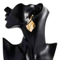 Chic Irregular Pleated Square Dangle Earrings - ArtGalleryZen