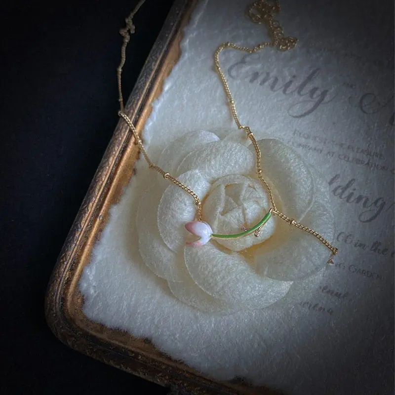 Dainty Enamel Tulip Pearl Charm Rolo Chain Necklace - ArtGalleryZen