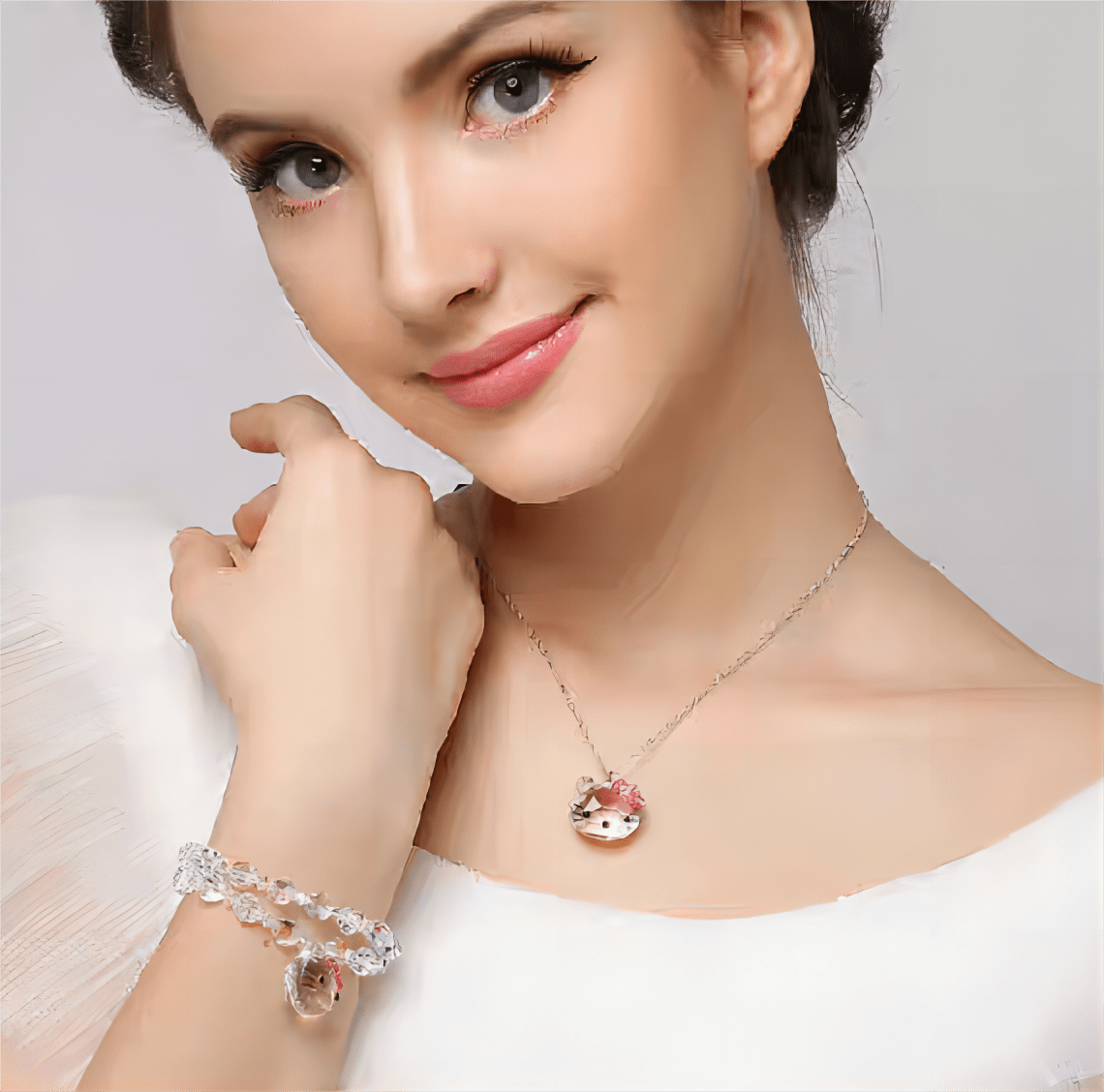 Kawaii Swarovski Hello Kitty Necklace - ArtGalleryZen