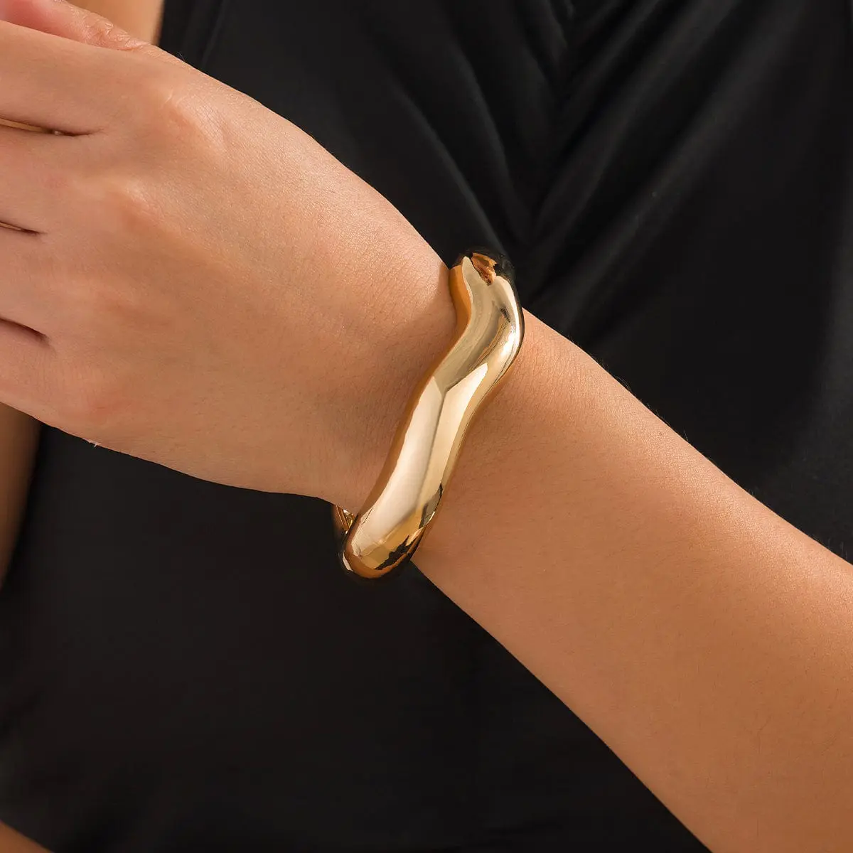Minimalist Gold Silver Tone Wave Bangle Bracelet - ArtGalleryZen