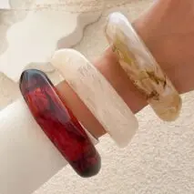 Stylish Irregular Gradient Resin Bangle Bracelet - ArtGalleryZen