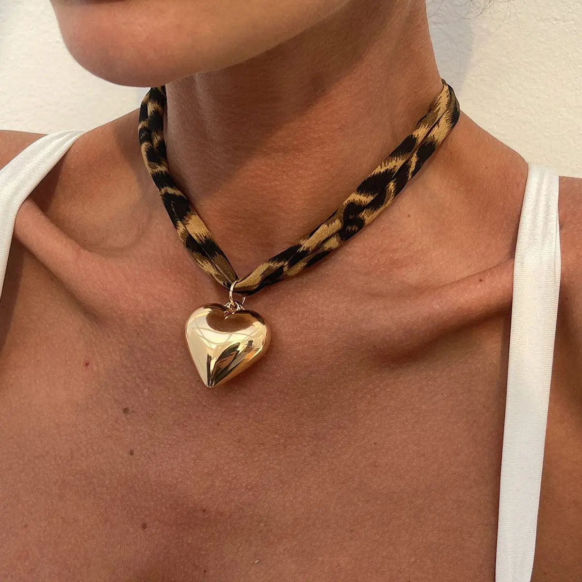 Trendy Heart Pendant Leopard Choker Necklace - ArtGalleryZen