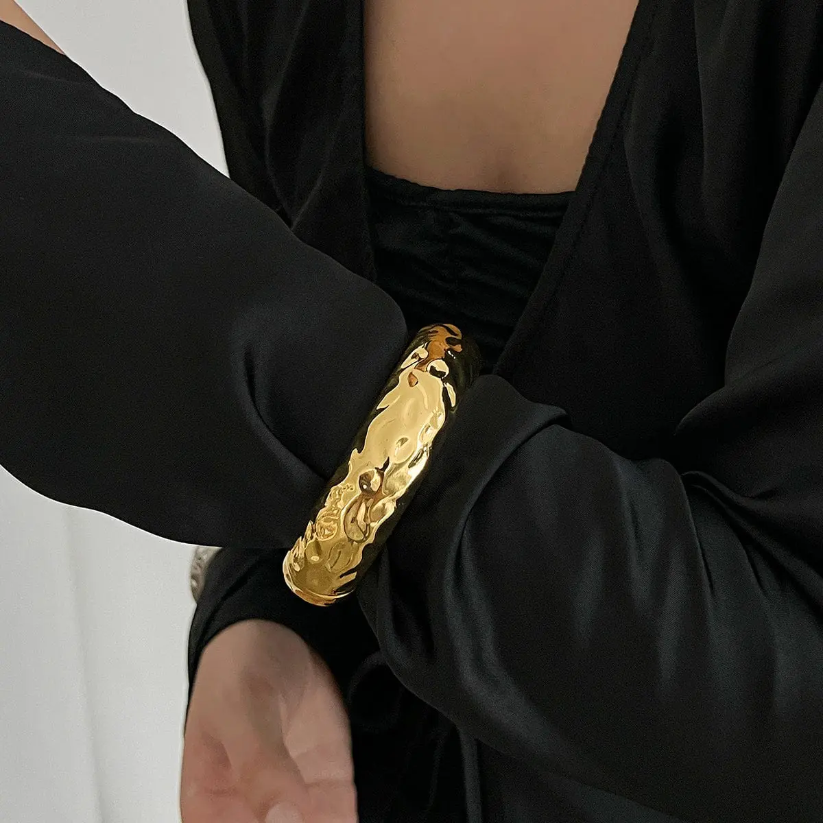 Trendy Metallic Textured Bangle Bracelet - ArtGalleryZen