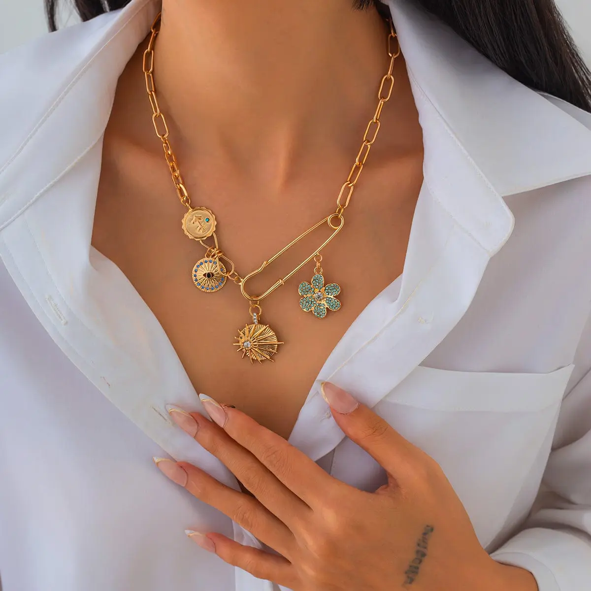 Trendy Rhinestone Inlaid Flower Sun Relief Disk Charm Paperclip Necklace - ArtGalleryZen
