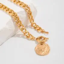 Trendy Textured Round Disk Pendant Chunky Curb Chain Necklace - ArtGalleryZen
