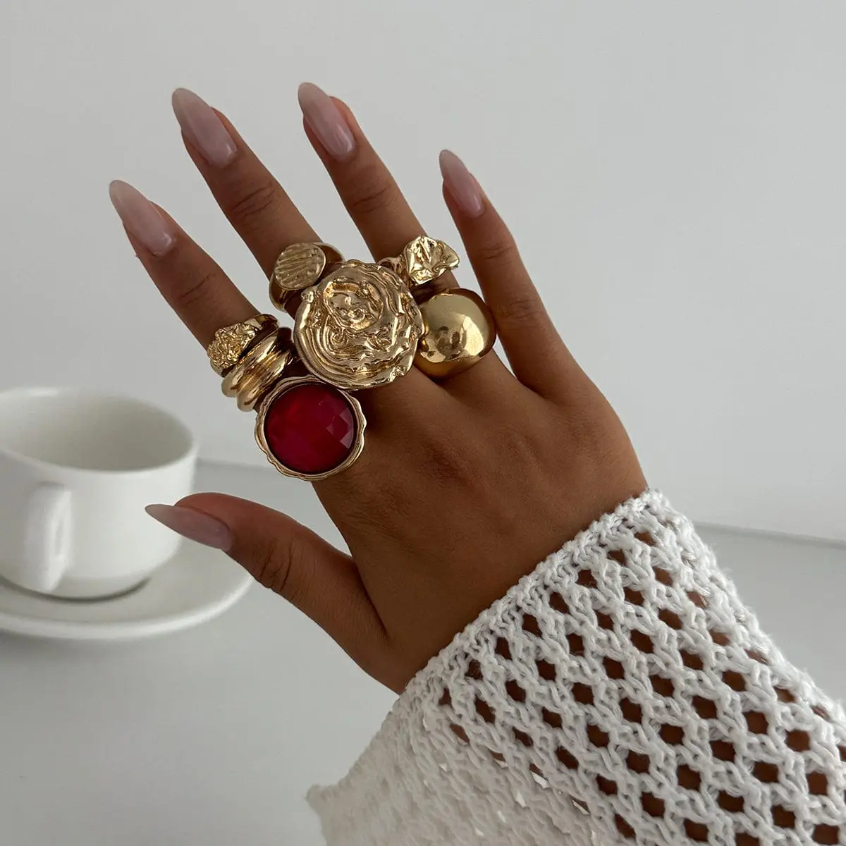 Vintage 7pcs Chunky Crystal Inlaid Pleated Ring Set - ArtGalleryZen