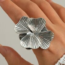 Antique Gold Silver Tone Chunky Textured Flower Ring - ArtGalleryZen