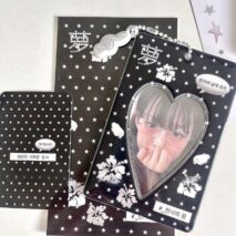 Black White Piano Melody Heart Kpop Keychain Photocard Holder - ArtGalleryZen