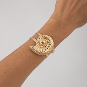 Boho Chunky Conch Hollow Bangle Bracelet - ArtGalleryZen