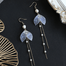 Chic 14K Gold Mermaid Tail Pearl Chain Tassel Ear Clip Earrings - ArtGalleryZen