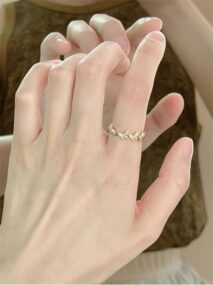 Chic 18K Gold Enamel Butterfly Ring - ArtGalleryZen