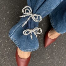 Chic 2pcs Pearl Bowknot Trouser Pin Set - ArtGalleryZen