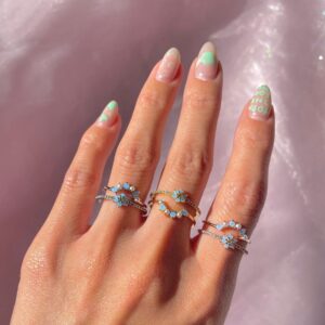 Chic 2 Pieces Crystal Floral Matching Ring Set - ArtGalleryZen