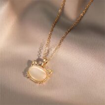 Chic CZ Inlaid Labradorite Kitty Pendant Necklace - ArtGalleryZen