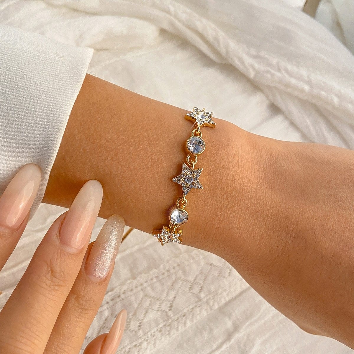 Chic CZ Inlaid Star Bracelet - ArtGalleryZen