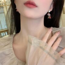 Chic Dangling Rose Earrings - ArtGalleryZen