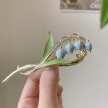 Chic Enamel Bellflower Hair Twist Clip - ArtGalleryZen