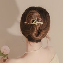 Chic Enamel Bellflower Hair Twist Clip - ArtGalleryZen