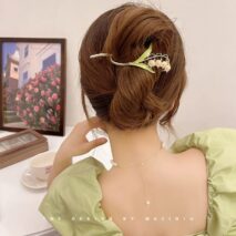 Chic Enamel Bellflower Hair Twist Clip - ArtGalleryZen
