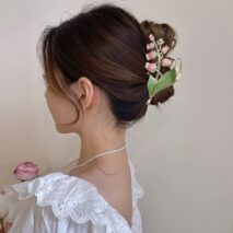 Chic Enamel Lily Of The Valley Hair Claw Clip - ArtGalleryZen