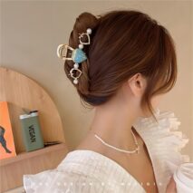 Chic Enamel Strawberry Heart Hair Claw Clip - ArtGalleryZen
