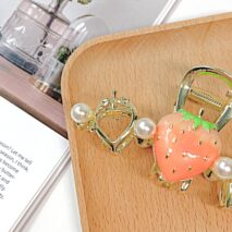 Chic Enamel Strawberry Heart Hair Claw Clip - ArtGalleryZen