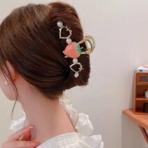 Chic Enamel Strawberry Heart Hair Claw Clip - ArtGalleryZen