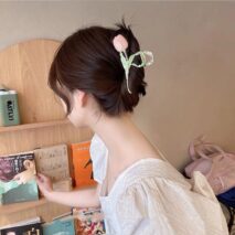 Chic Enamel Tulip Chignon Claw Clip Hair Clip - ArtGalleryZen