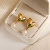 Chic Enamel Tulip Heart Pearl Earrings - ArtGalleryZen