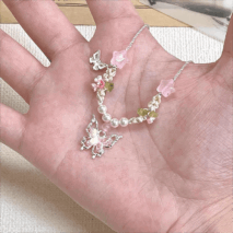 Chic Floral Butterfly Necklace - ArtGalleryZen