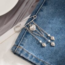 Chic Floral Heart Tassel Trouser Pin - ArtGalleryZen