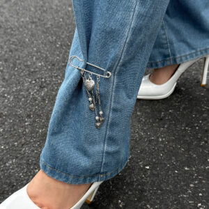 Chic Floral Heart Tassel Trouser Pin - ArtGalleryZen