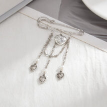 Chic Floral Heart Tassel Trouser Pin - ArtGalleryZen
