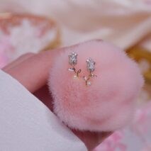 Chic Pearl Inlaid Crystal Tulip Earrings - ArtGalleryZen