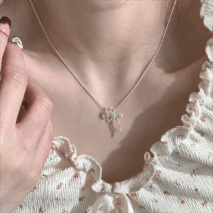 Chic Pink Crystal Heart Bowknot Pendant Necklace - ArtGalleryZen