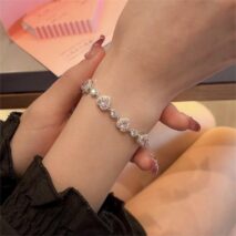 Chic Pink Crystal Heart Bracelet - ArtGalleryZen
