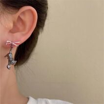 Chic Pink Crystal Heart Dangling Ribbon Cat Earrings - ArtGalleryZen