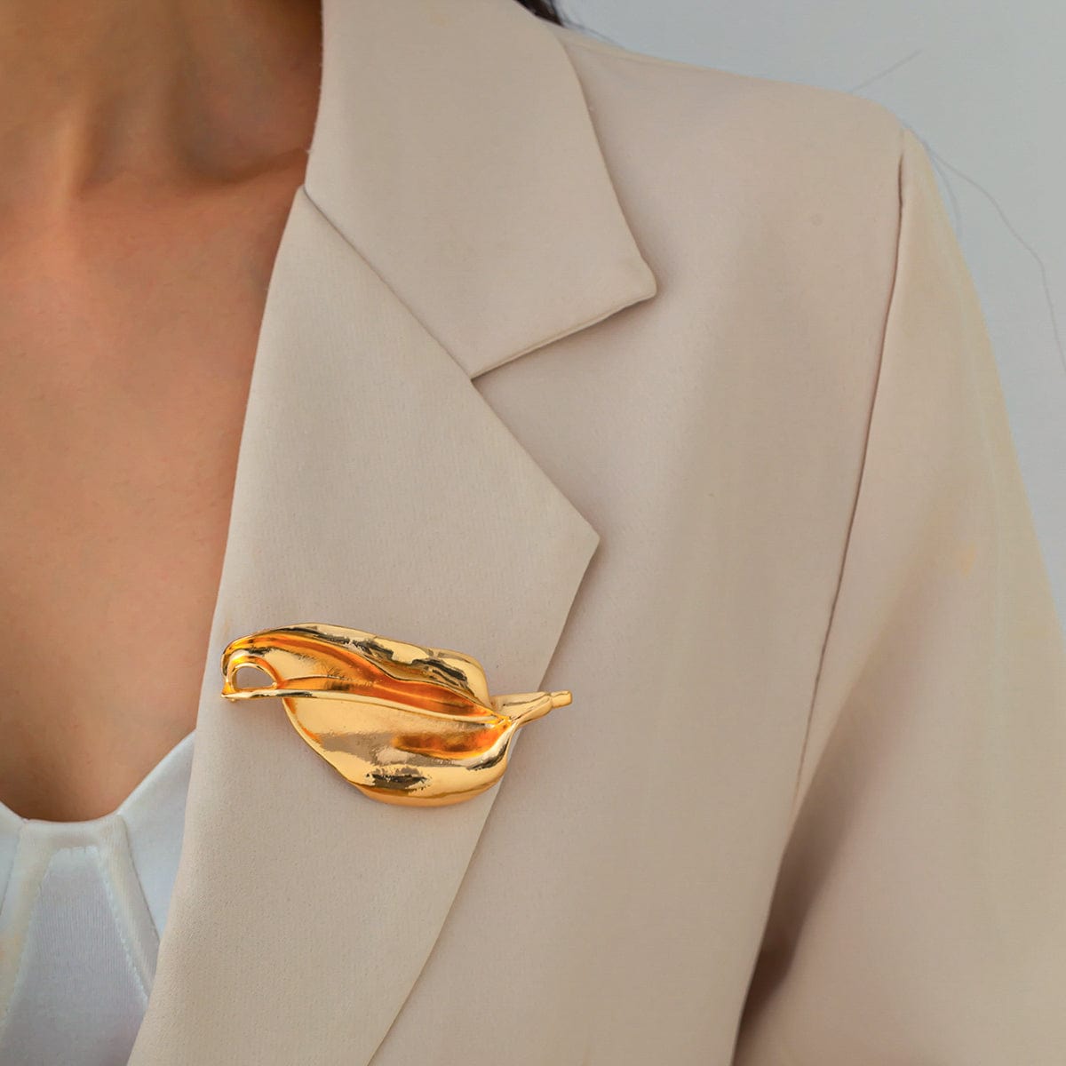 Chic Pleated Leaf Pin Brooch - ArtGalleryZen