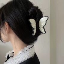 Chic Vintage Textured Butterfly Hair Claw Clip - ArtGalleryZen
