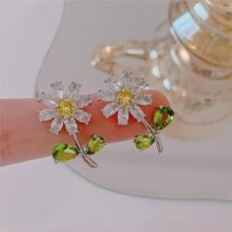 Dainty Crystal Daisy Flower Necklace Earrings Set - ArtGalleryZen