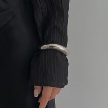 Elegant Gold Silver Tone Curved Bangle Bracelet - ArtGalleryZen