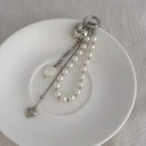 Elegant Heart Shell Pendant Pearl Keychain - ArtGalleryZen