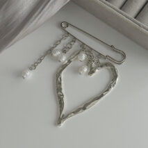 Elegant Hollow Heart Pearl Tassel Pin Brooch - ArtGalleryZen