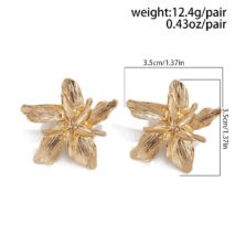 Geometric Metallic Layered Flower Stud Earrings - ArtGalleryZen
